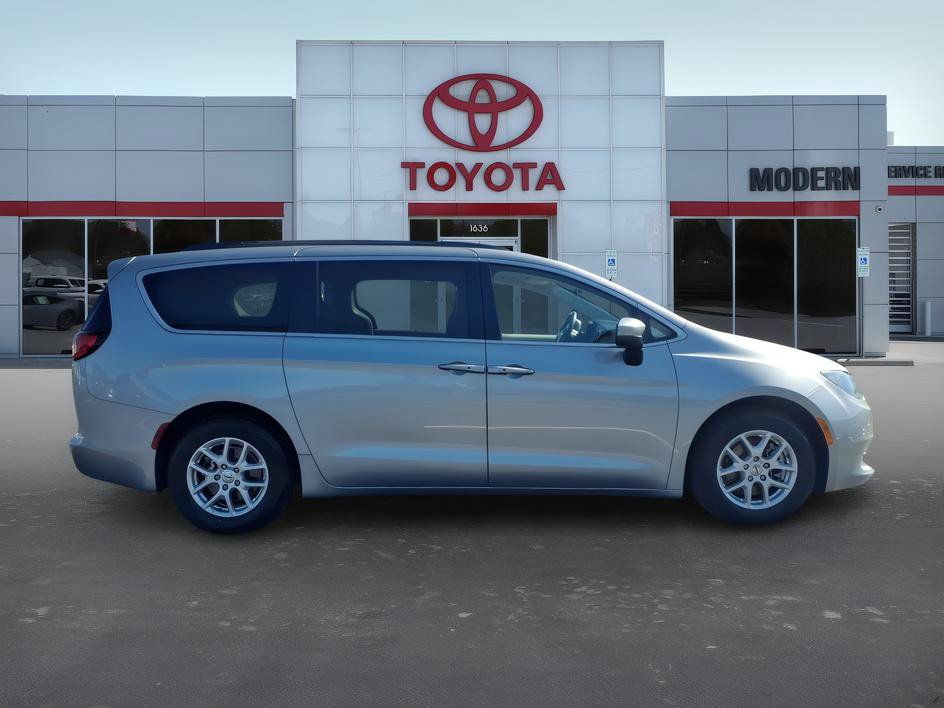 Used 2021 Chrysler Voyager Lxi FWD image 6