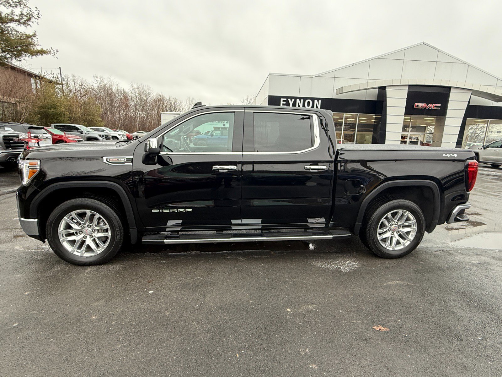 Used 2021 GMC Sierra 1500 SLT w/ SLT Premium Package image 2
