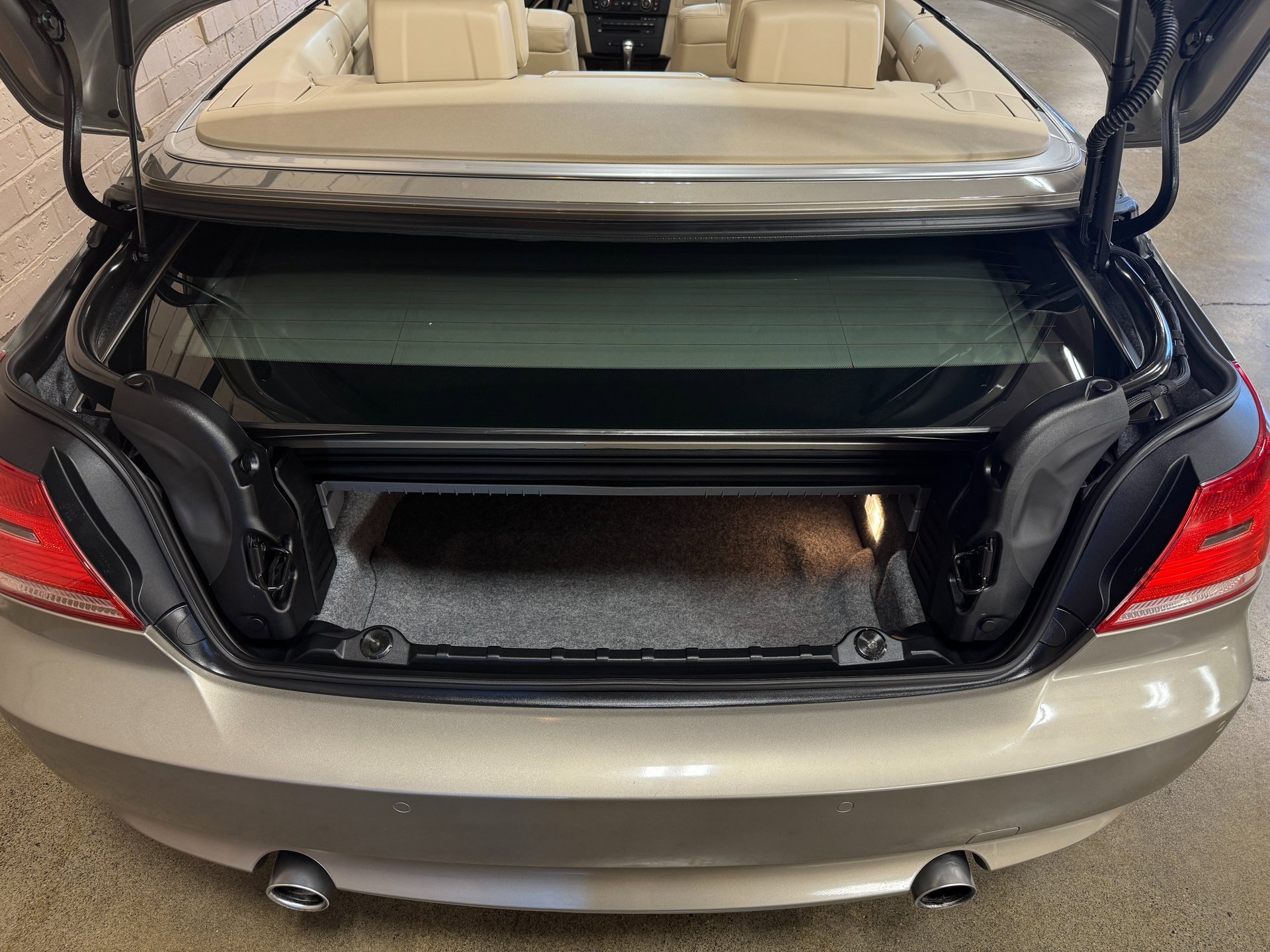 Used 2008 BMW 335i Convertible image 56