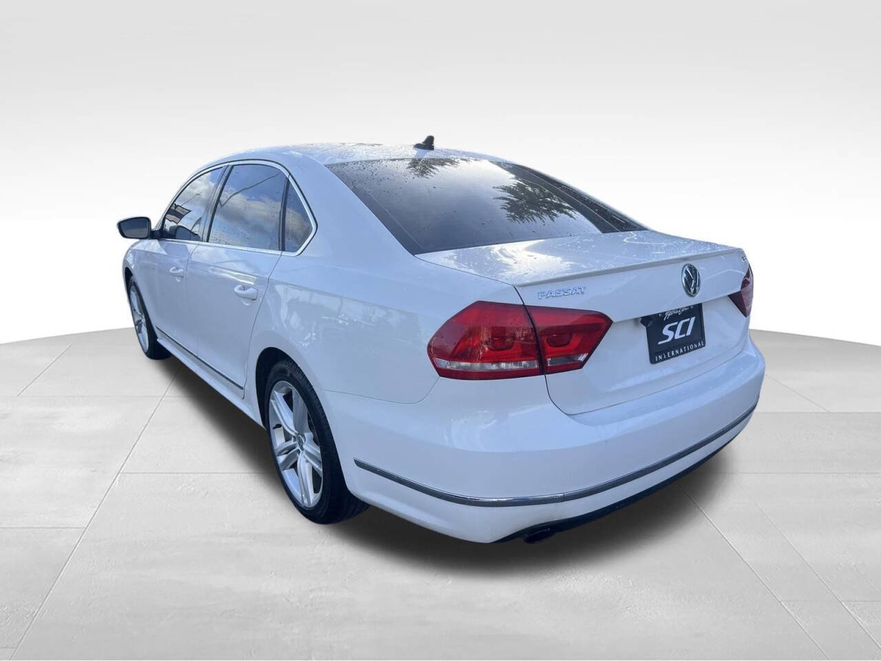 Used 2014 Volkswagen Passat 1.8T SEL Premium FWD image 8