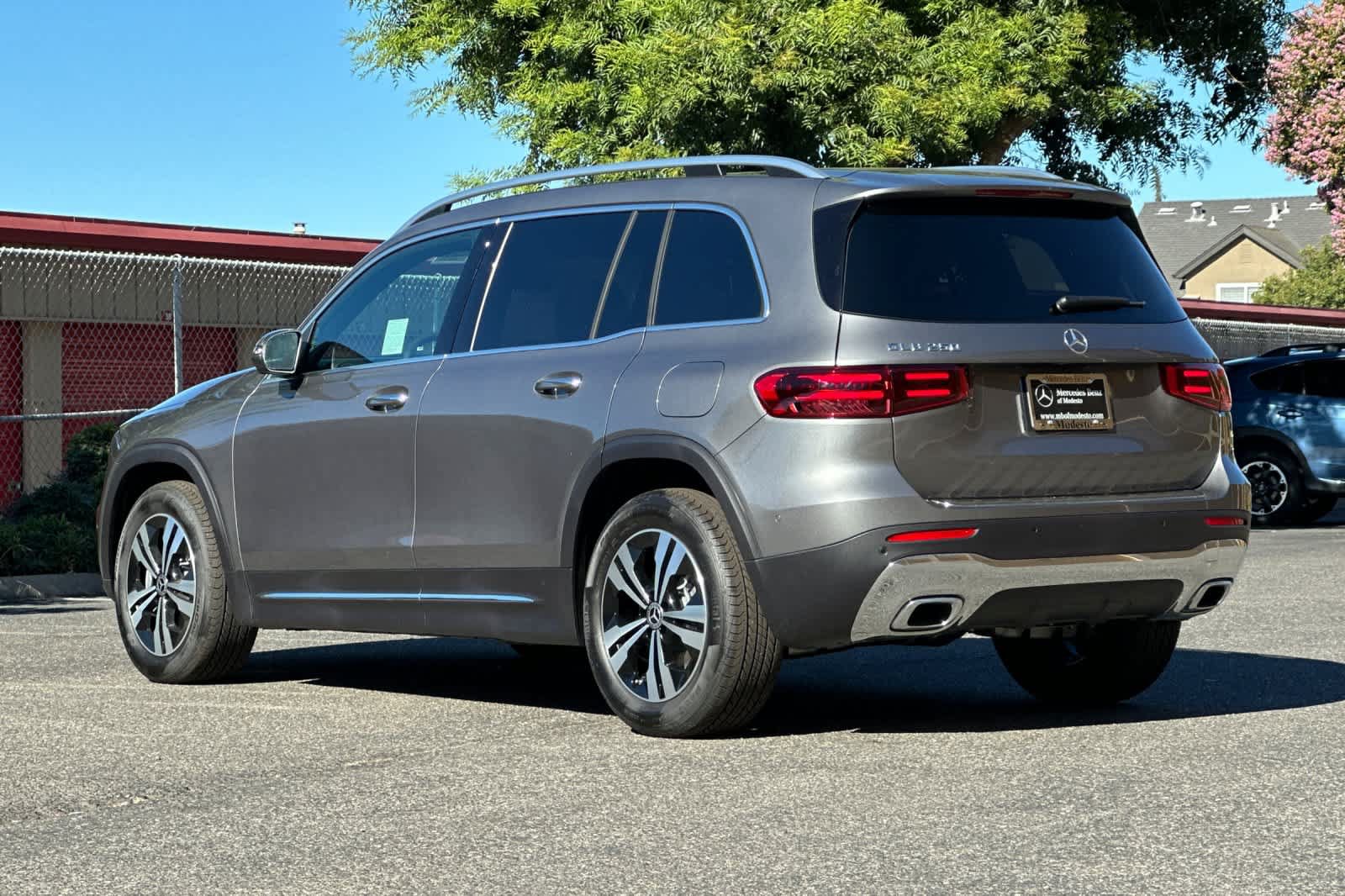 New 2026 Mercedes-Benz GLB 250 image 5