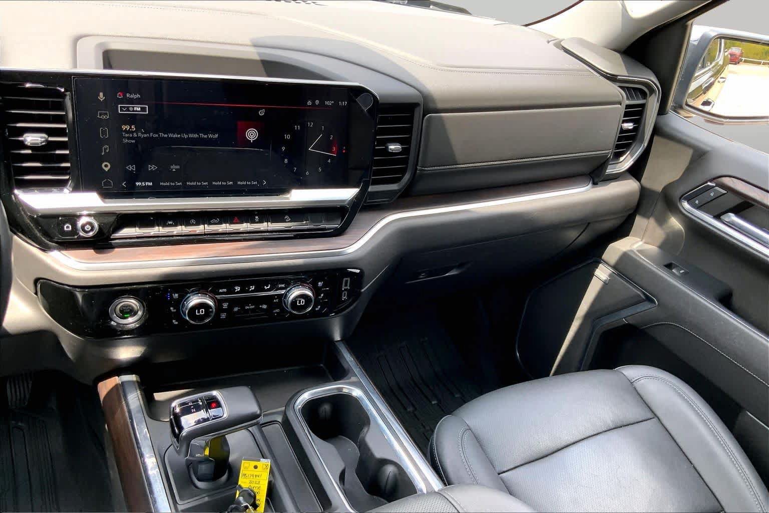 Used 2023 GMC Sierra 1500 SLT AWD/4WD image 7
