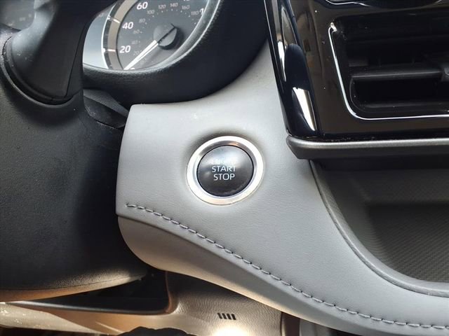 Used 2024 Toyota Highlander LE image 23