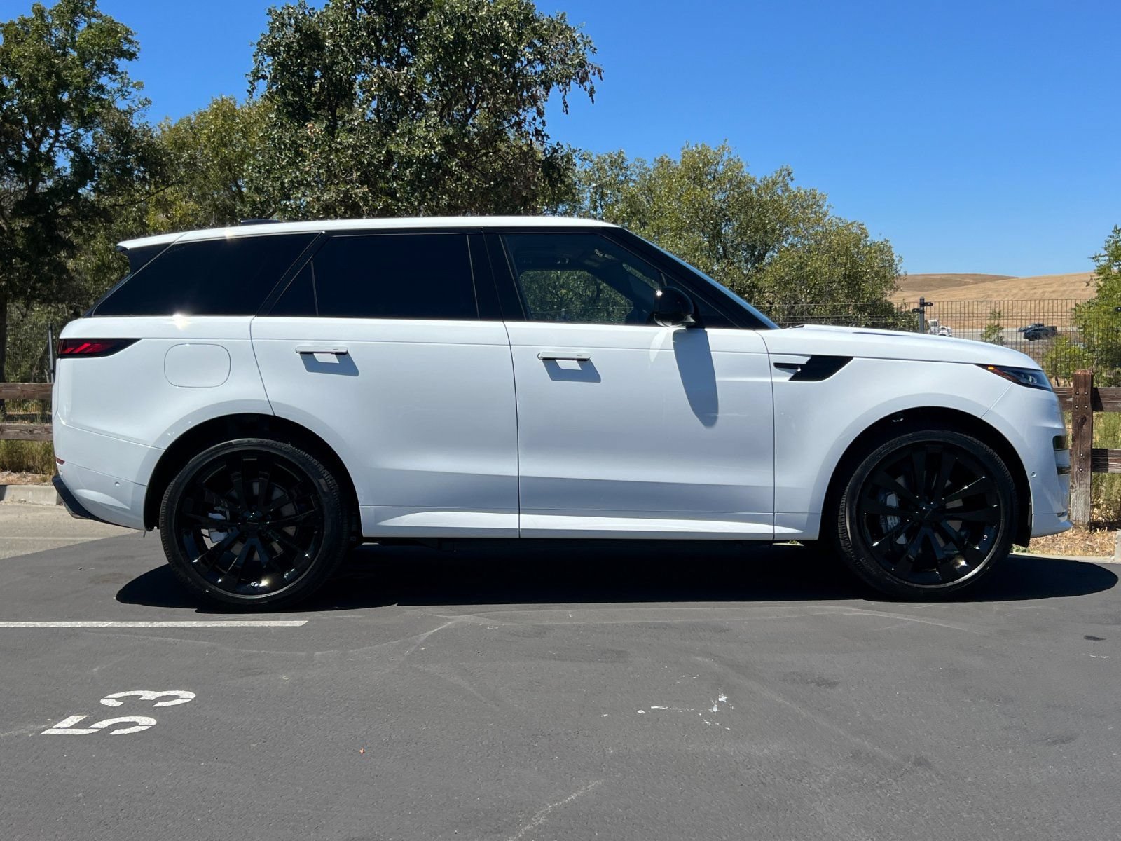 New 2026 Land Rover Range Rover Sport Dynamic SE AWD/4WD image 7