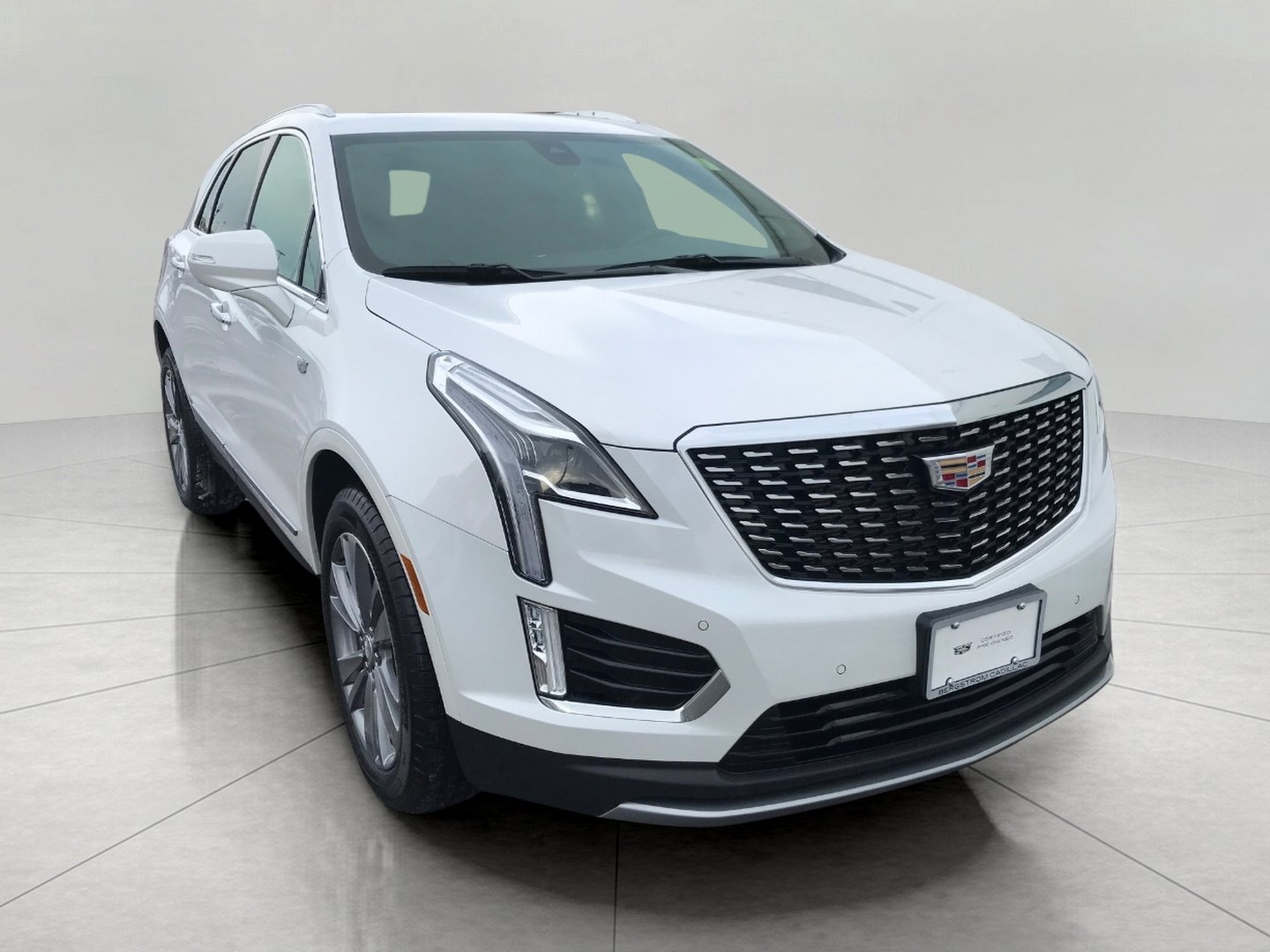 Certified 2025 Cadillac XT5 Premium Luxury image 1