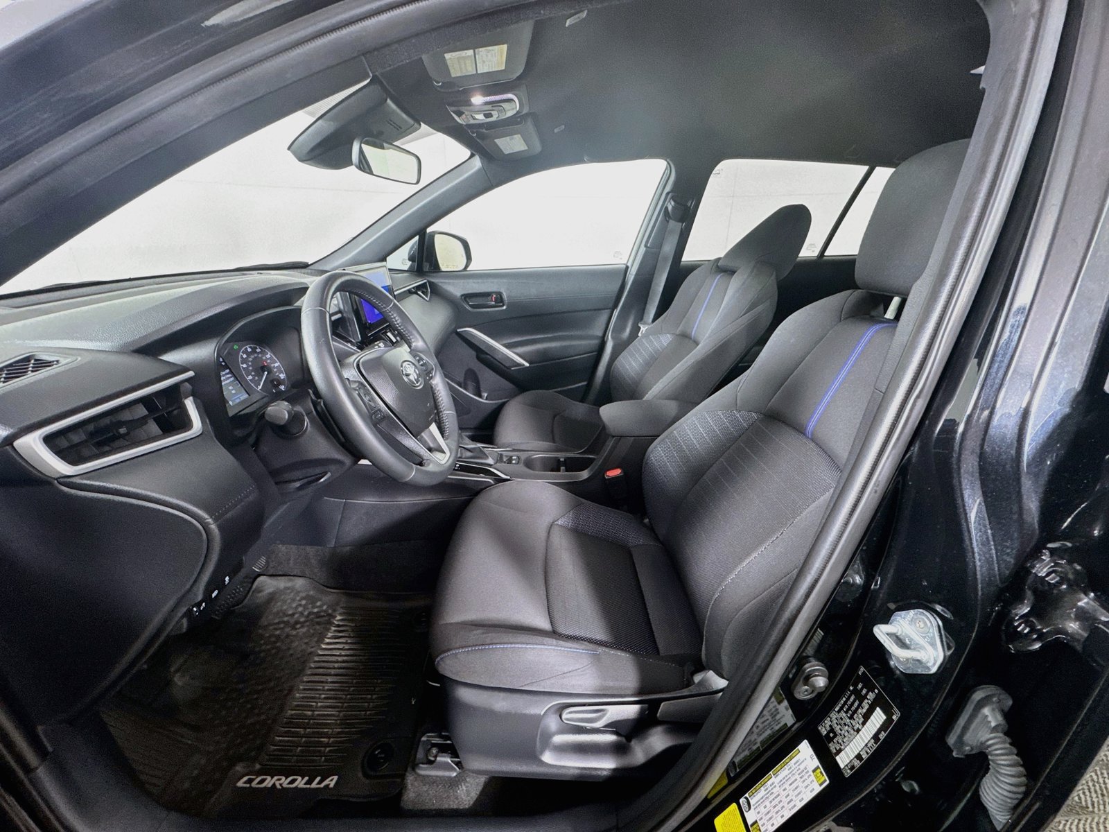 Certified 2025 Toyota Corolla Cross AWD Hybrid image 19