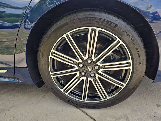 Used 2018 Lincoln Continental Reserve FWD image 32