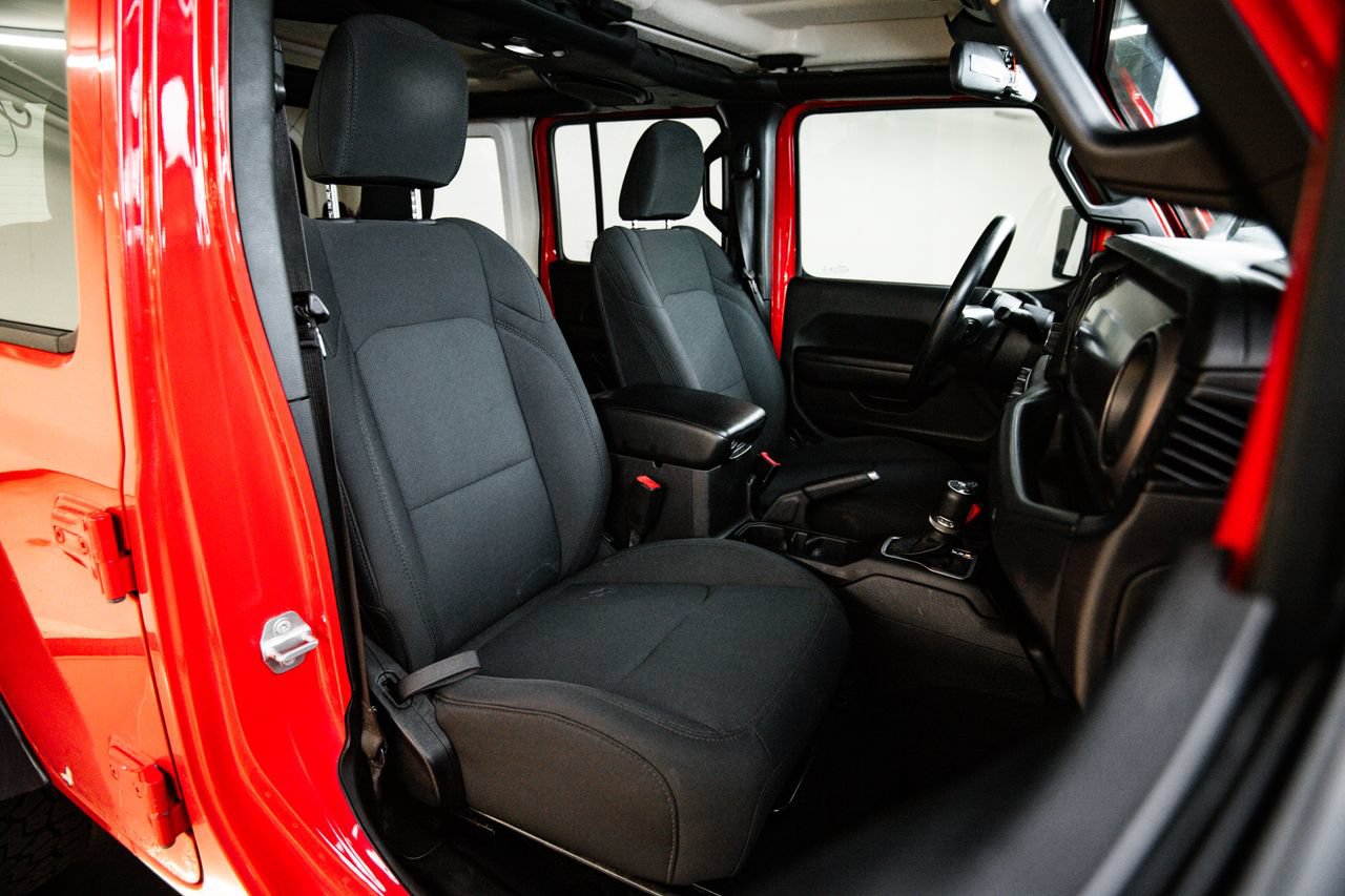 Used 2018 Jeep Wrangler Unlimited Sport AWD/4WD image 28