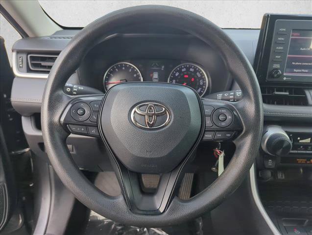 Used 2022 Toyota RAV4 LE image 10
