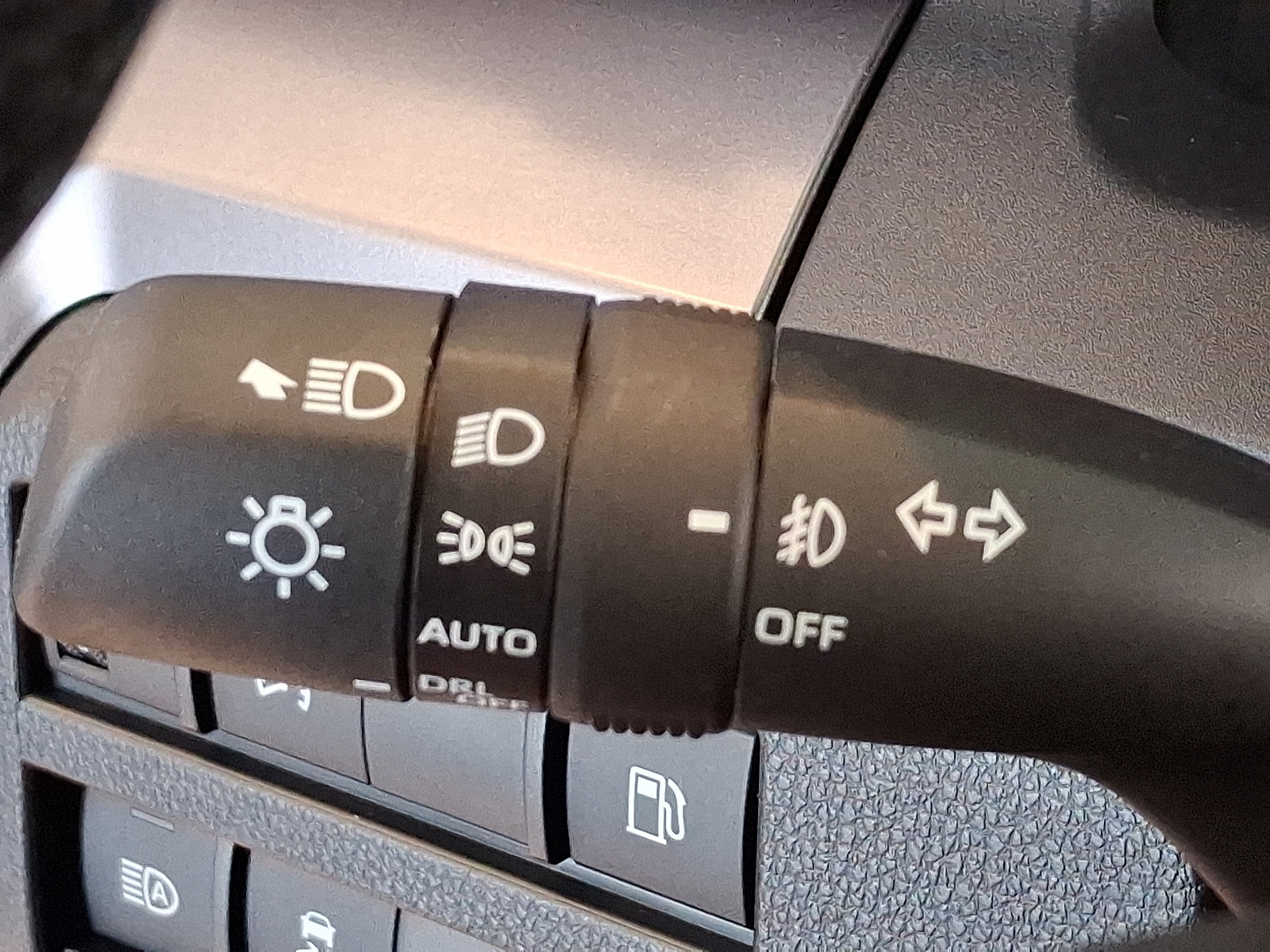 Certified 2025 Toyota 4Runner SR5 AWD/4WD image 24