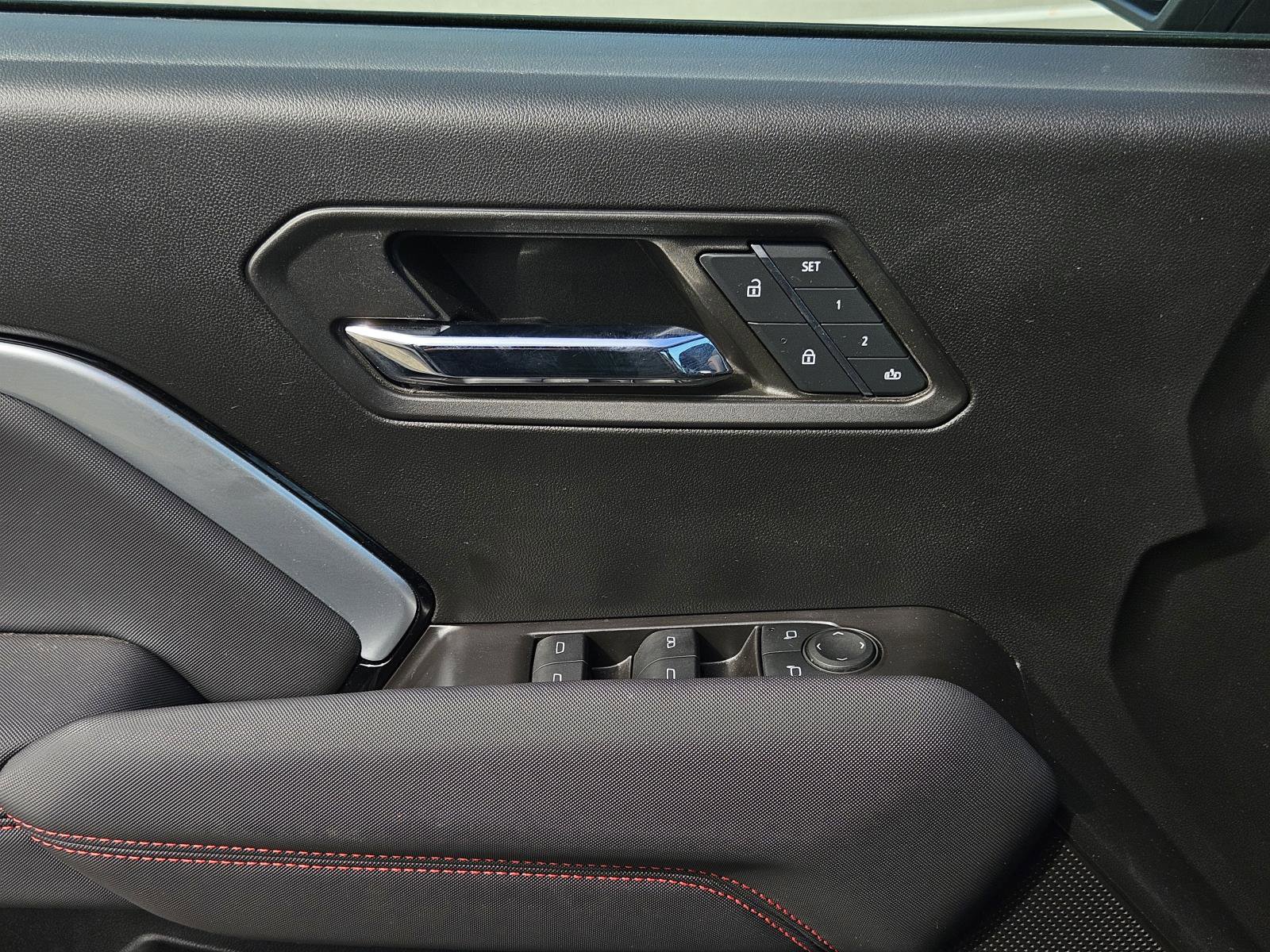 Used 2024 Chevrolet Colorado Z71 w/ Z71 Convenience Package 2 image 23