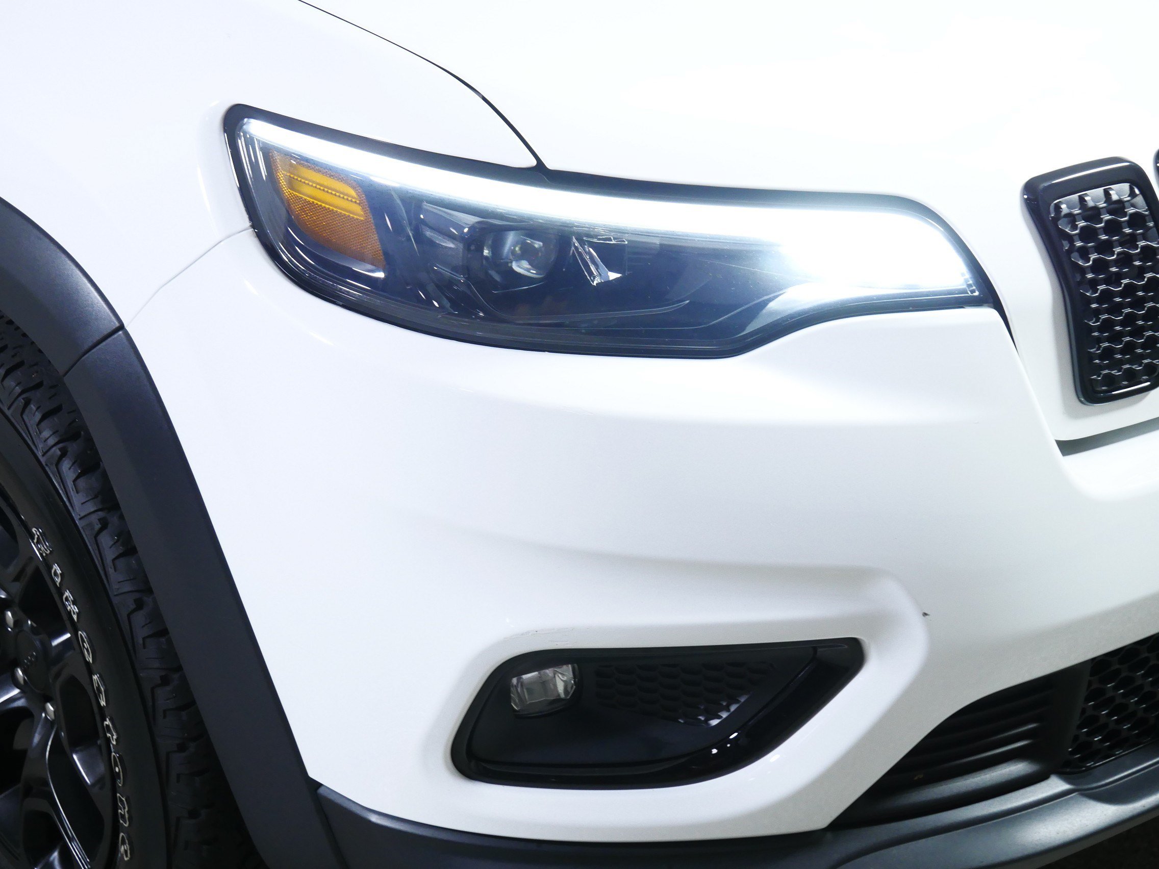 Used 2022 Jeep Cherokee Latitude w/ Sun & Sound Group AWD/4WD image 16