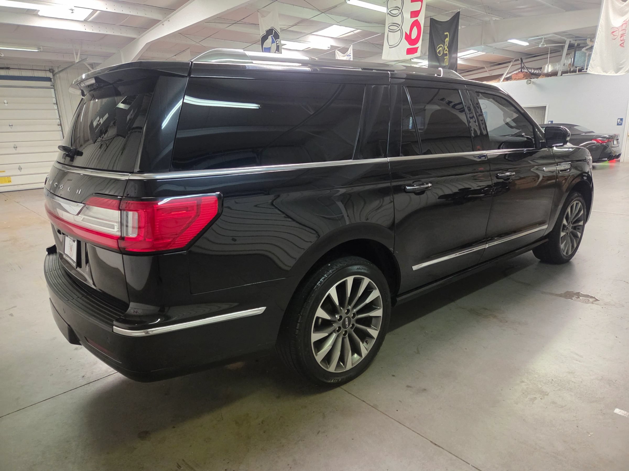 Used 2021 Lincoln Navigator L Reserve RWD image 8