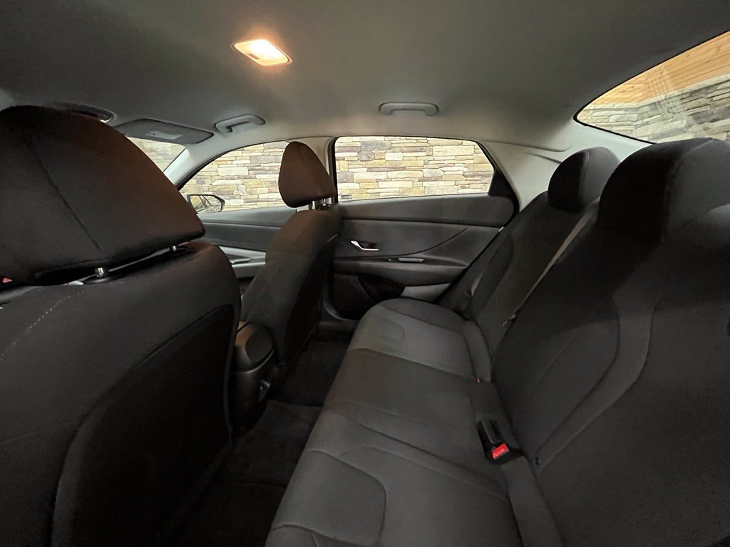 Certified 2024 Hyundai Elantra SE FWD image 39