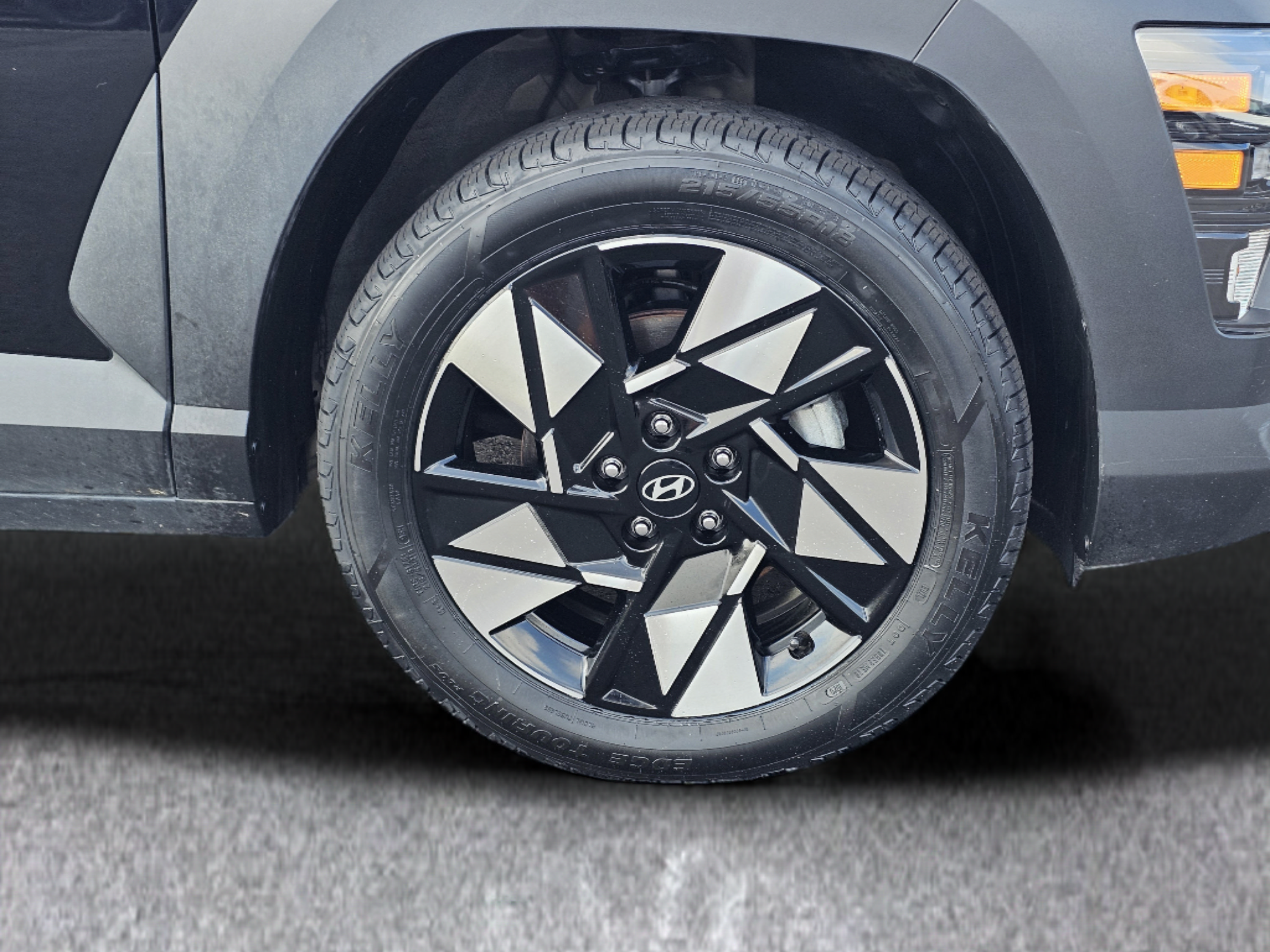 Used 2025 Hyundai Kona SEL FWD image 6