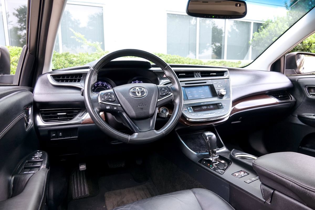 Used 2015 Toyota Avalon XLE Premium FWD image 5