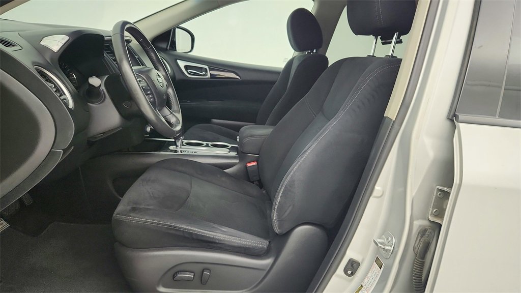 Used 2016 Nissan Pathfinder SV image 17