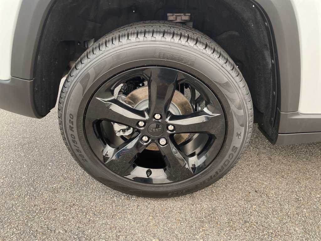 Certified 2026 Jeep Grand Cherokee Limited w/ Limited Altitude Package AWD/4WD image 12