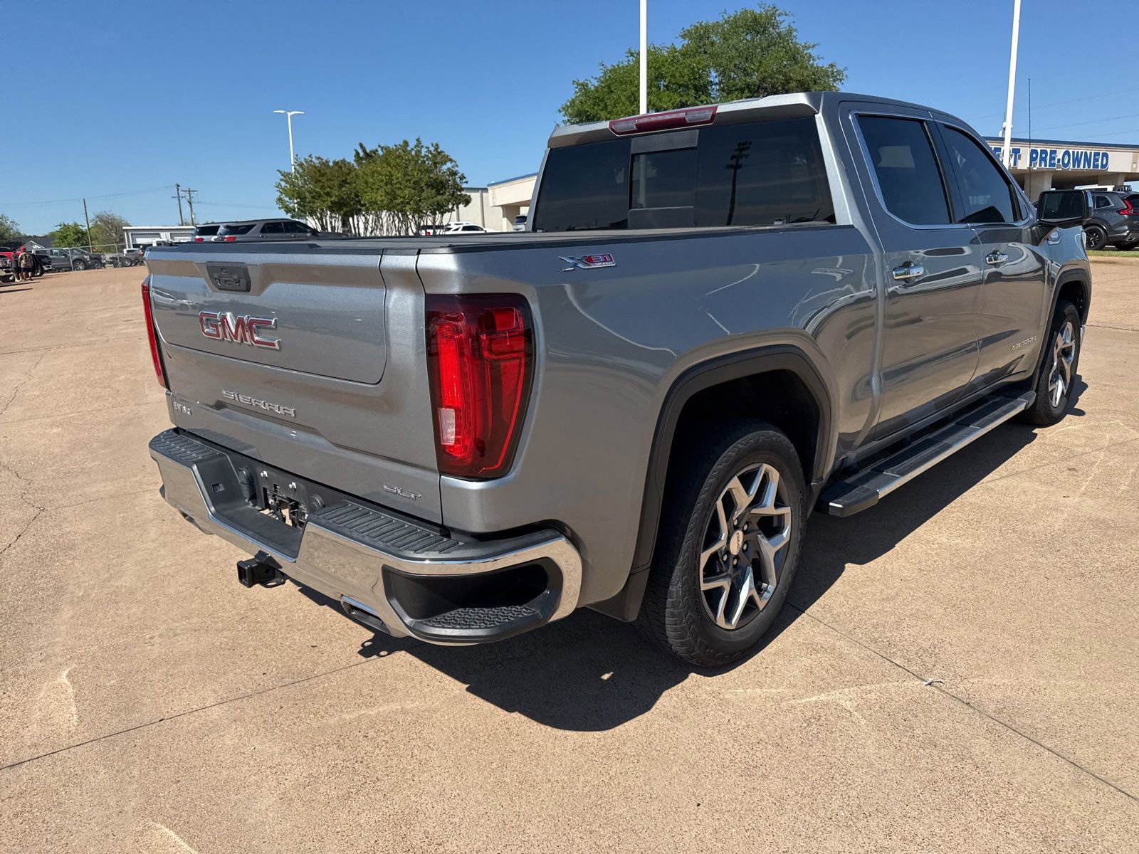 Used 2023 GMC Sierra 1500 SLT image 7