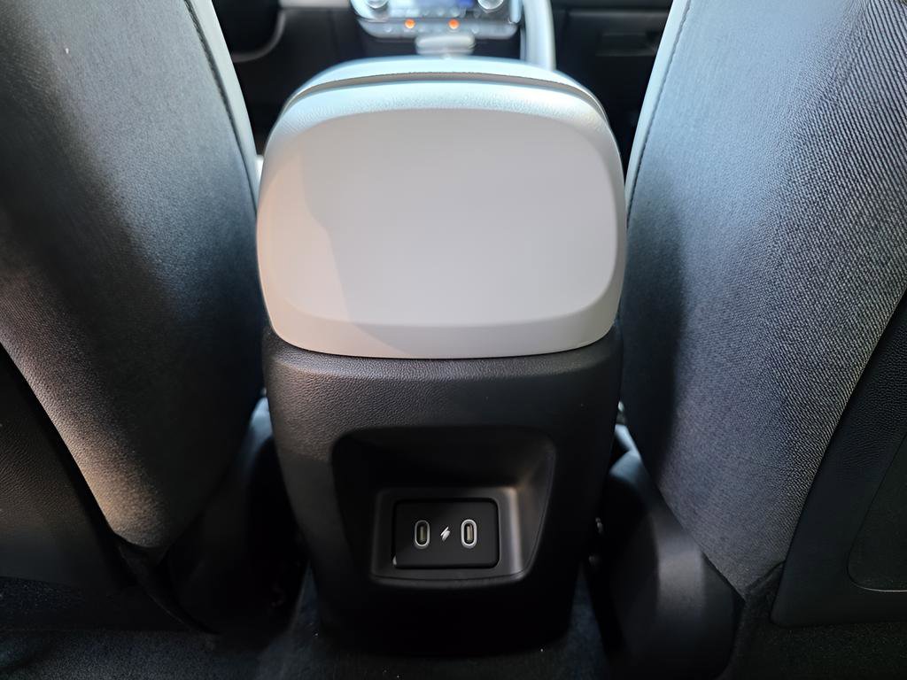 Certified 2025 Hyundai Elantra Limited image 16