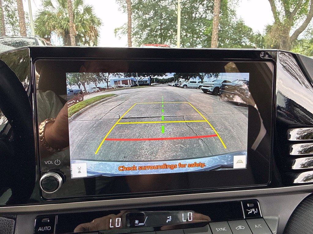 Used 2025 Toyota Camry SE FWD image 29