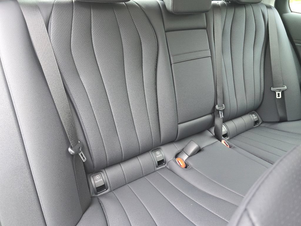 New 2027 Mercedes-Benz E 350 4MATIC Sedan image 22
