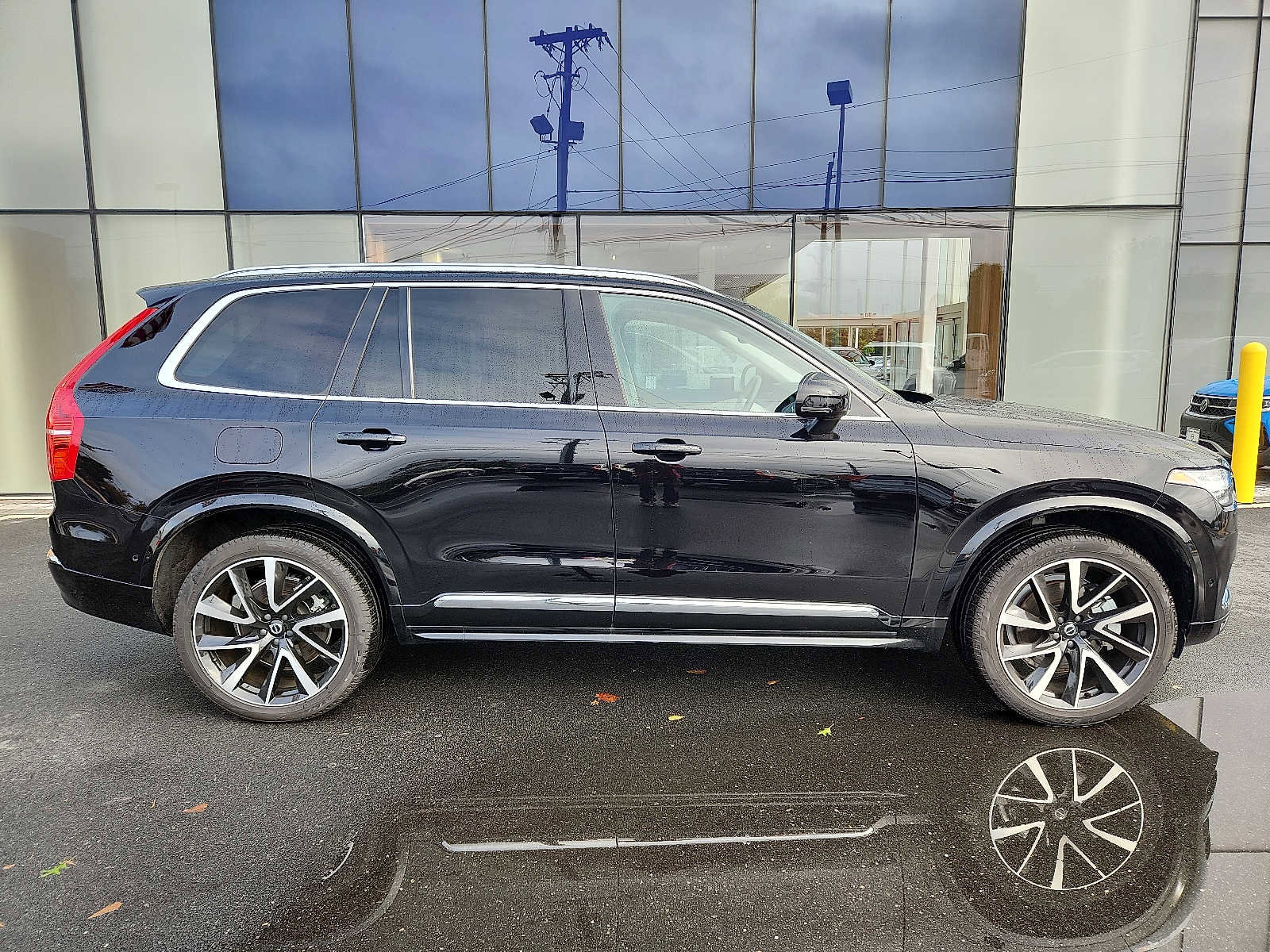 Certified 2024 Volvo XC90 B5 Plus w/ Protection Package Premier image 7