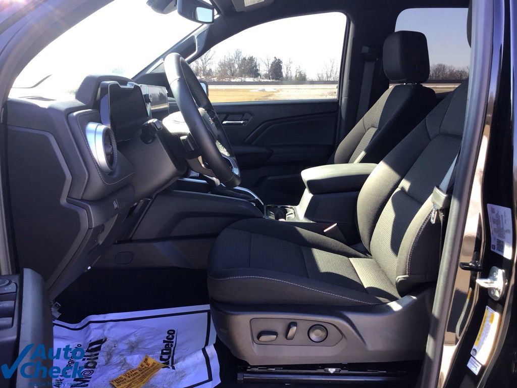 Used 2025 Chevrolet Colorado LT w/ Advanced Trailering Package image 25