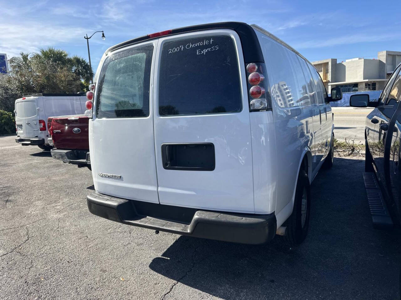 Used 2007 Chevrolet Express 2500 RWD image 3