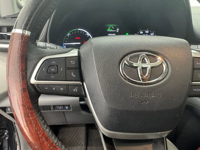 Used 2024 Toyota Sienna XLE w/ XLE Plus Package FWD image 22