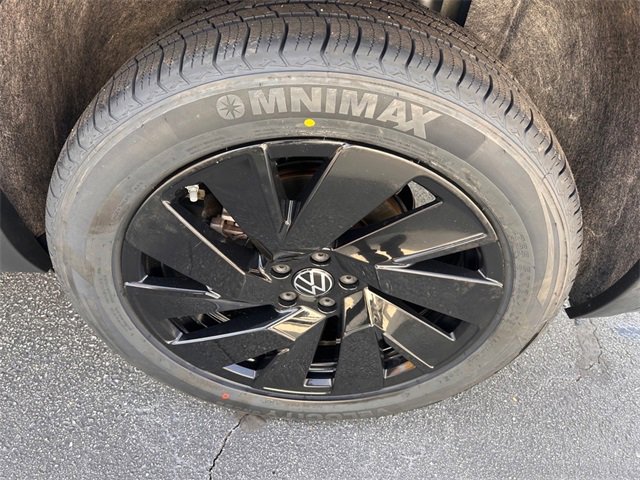 Used 2024 Volkswagen Atlas SE w/ Black Wheel Package image 25