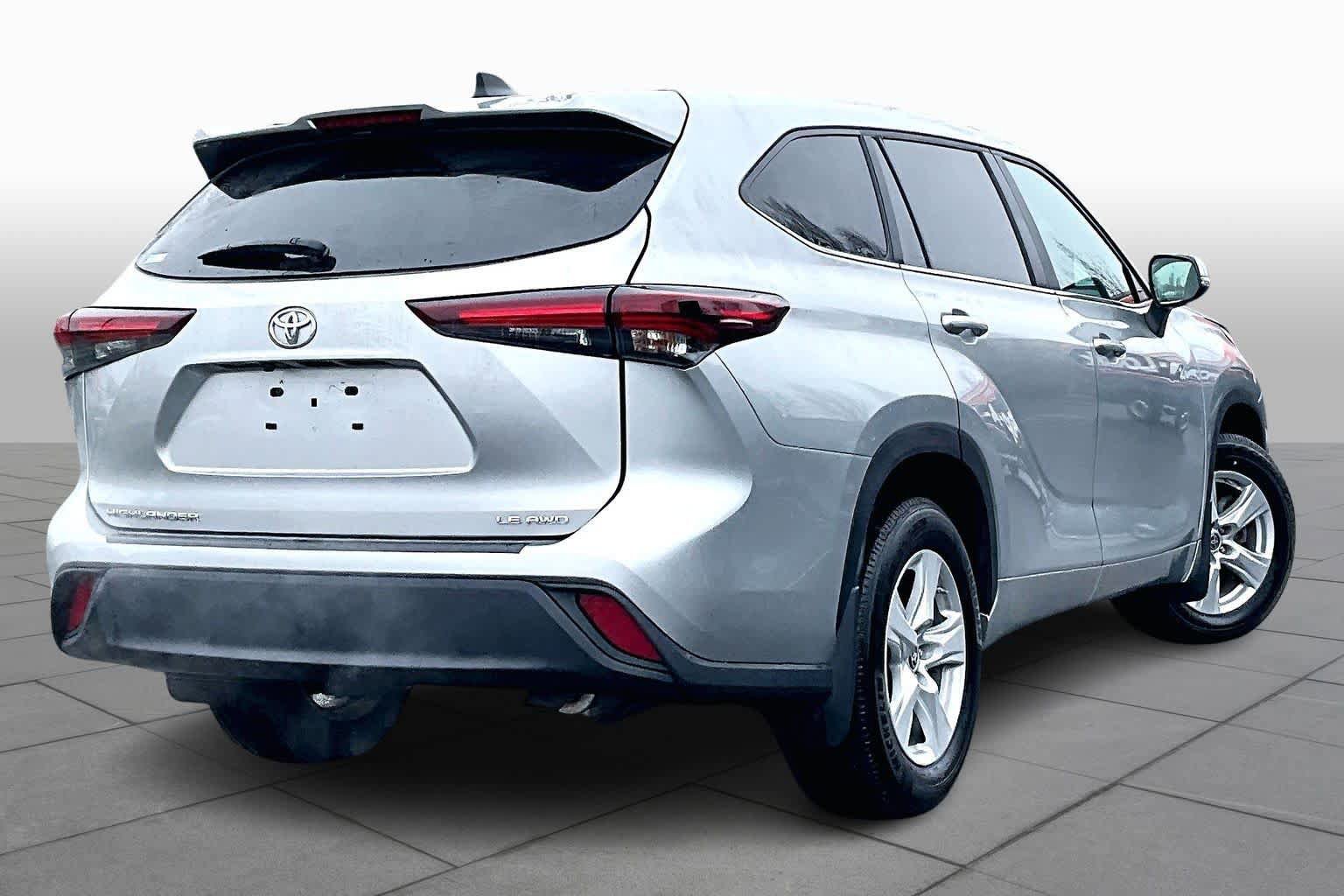 Certified 2024 Toyota Highlander LE AWD/4WD image 13