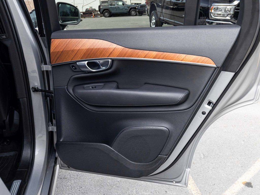 Used 2024 Volvo XC90 B6 Plus w/ Protection Package Premier AWD/4WD image 15
