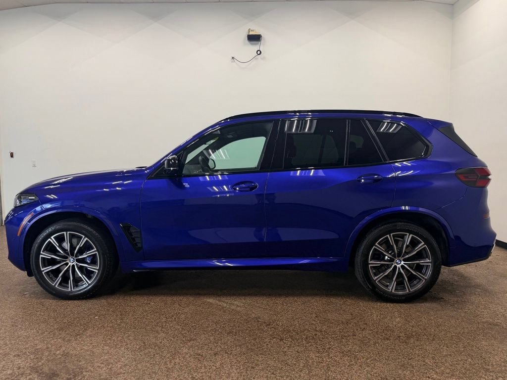 Used 2025 BMW X5 M60i AWD/4WD image 2