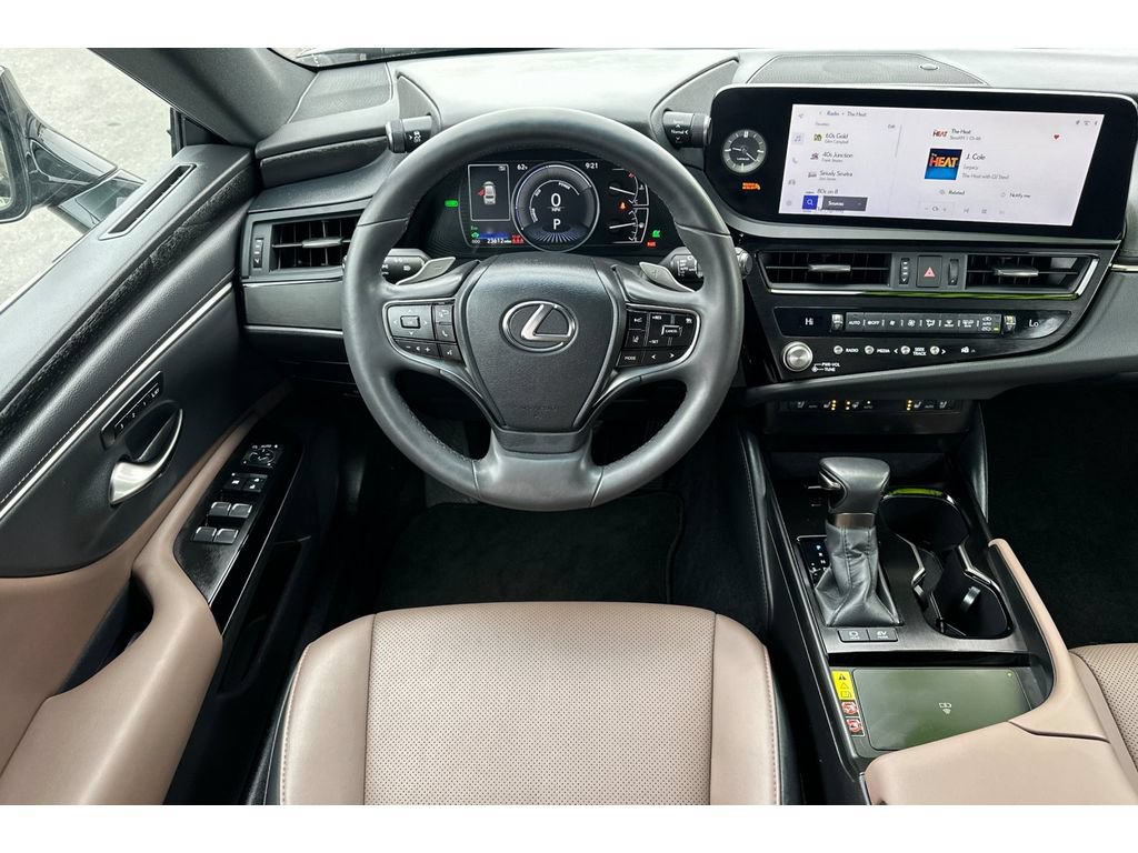 Used 2023 Lexus ES 300h w/ Premium Package FWD image 16