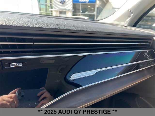 New 2025 Audi Q7 3.0T Prestige image 33