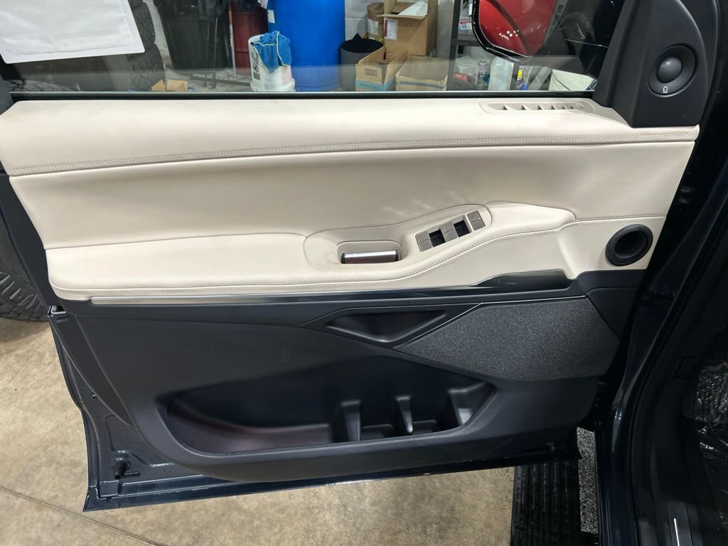 New 2027 Lincoln Navigator Reserve AWD/4WD image 14