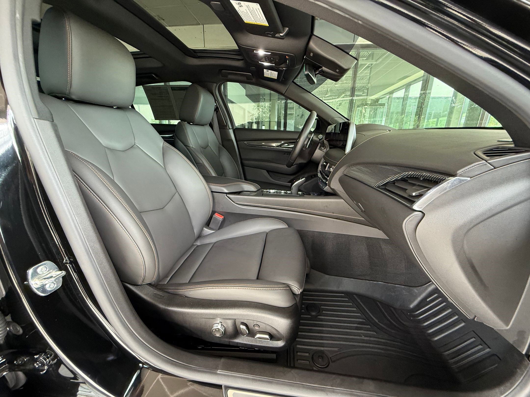 Used 2025 Cadillac CT5 V image 32