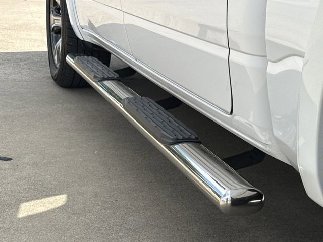 Used 2022 RAM 1500 Laramie AWD/4WD image 12