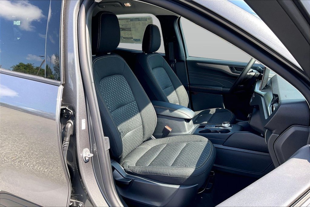 New 2026 Ford Escape Active w/ Tech Pack #1 AWD/4WD image 8