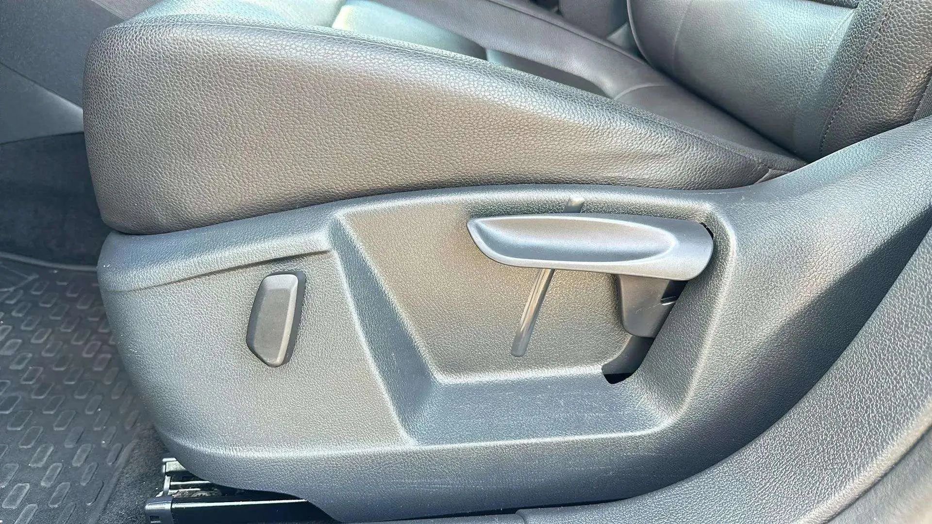 Used 2016 Volkswagen Tiguan S image 13