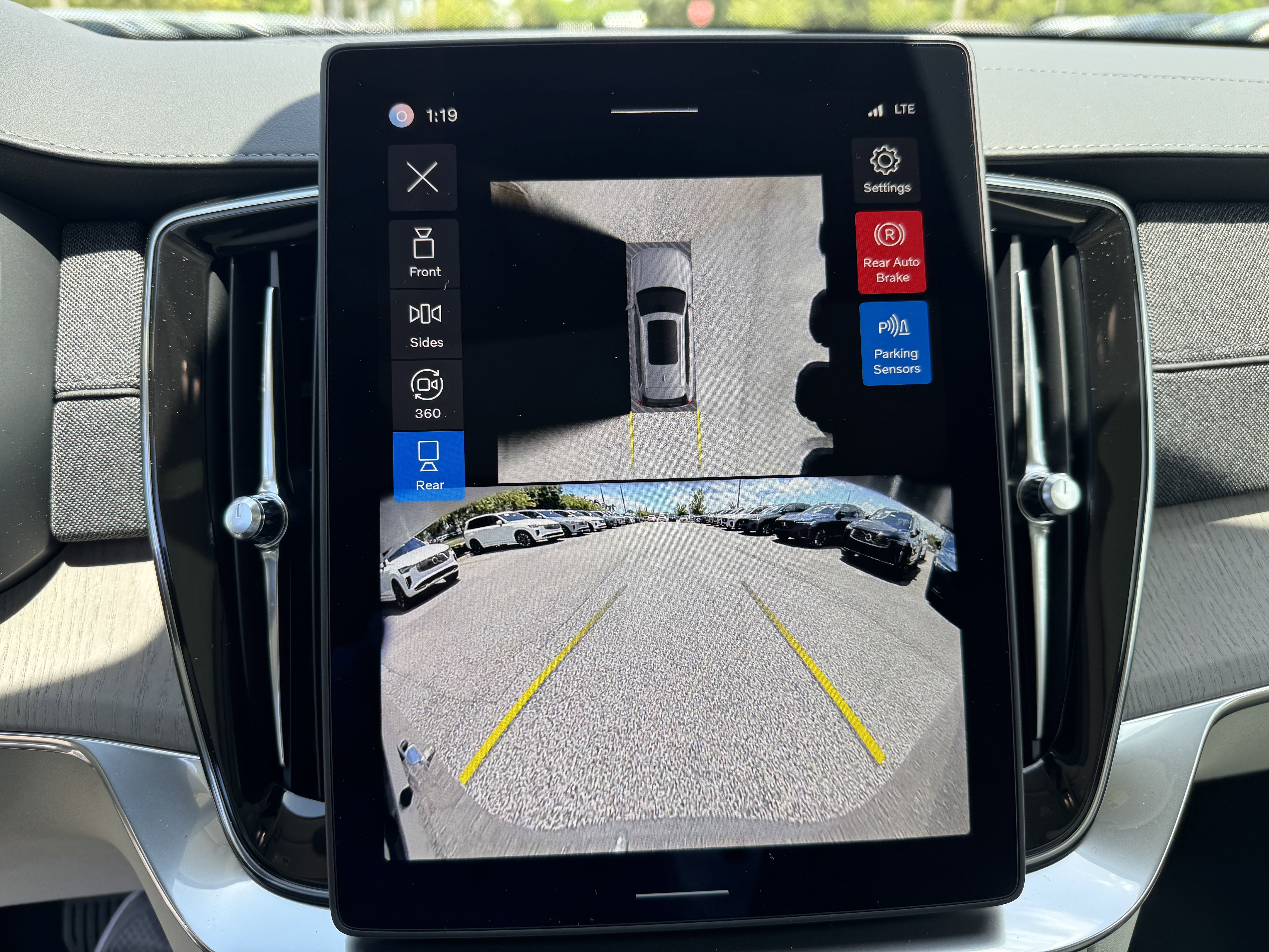 New 2026 Volvo XC90 B5 Ultra image 23