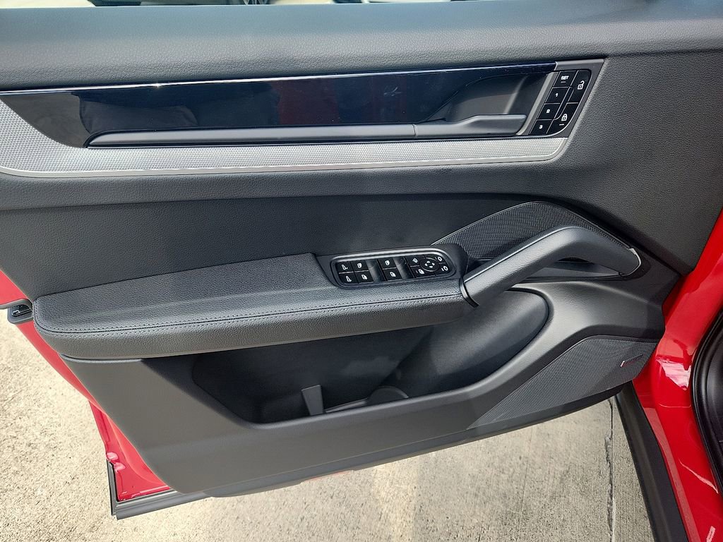 New 2026 Porsche Cayenne Coupe image 11