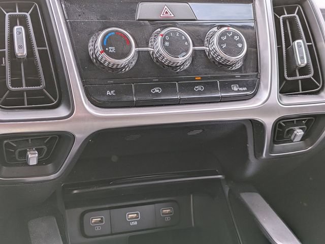 Used 2023 Kia Sorento LX AWD/4WD image 19