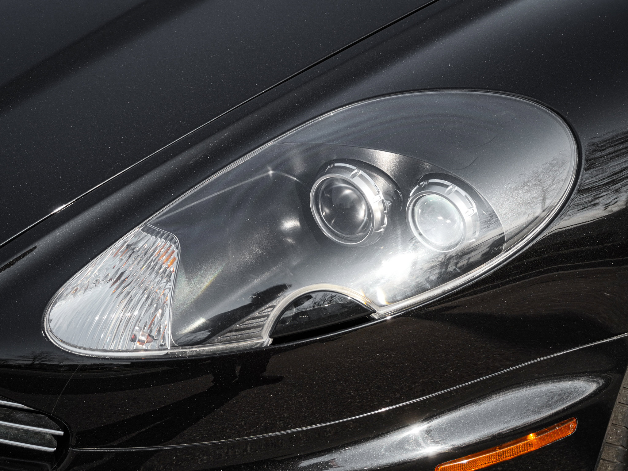 Used 2012 Aston Martin DBS Carbon Black image 7