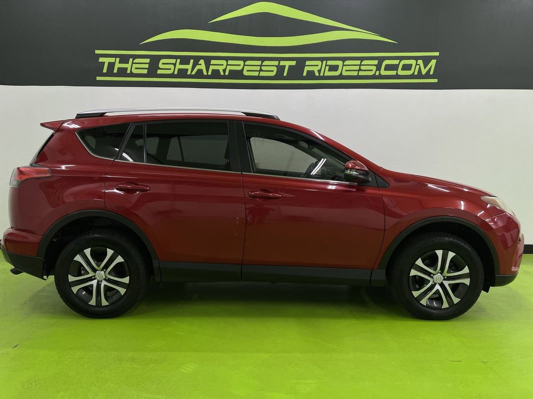Used 2016 Toyota RAV4 XLE AWD/4WD image 11
