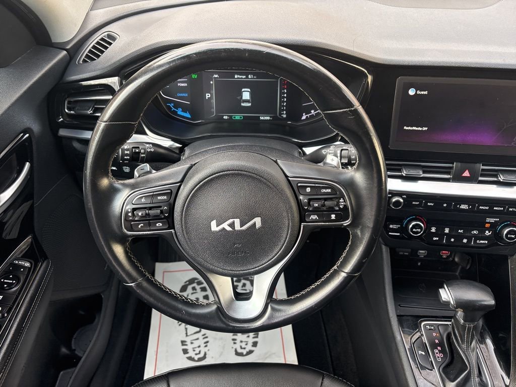 Used 2022 Kia Niro Touring Special Edition FWD image 18