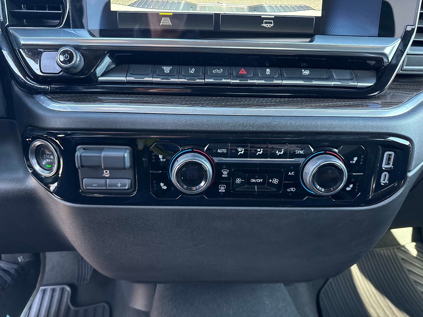 Used 2025 Chevrolet Silverado 2500 LT w/ Convenience Package AWD/4WD image 25