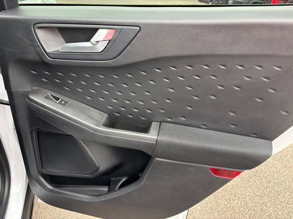 Used 2020 Ford Escape SE Sport image 23