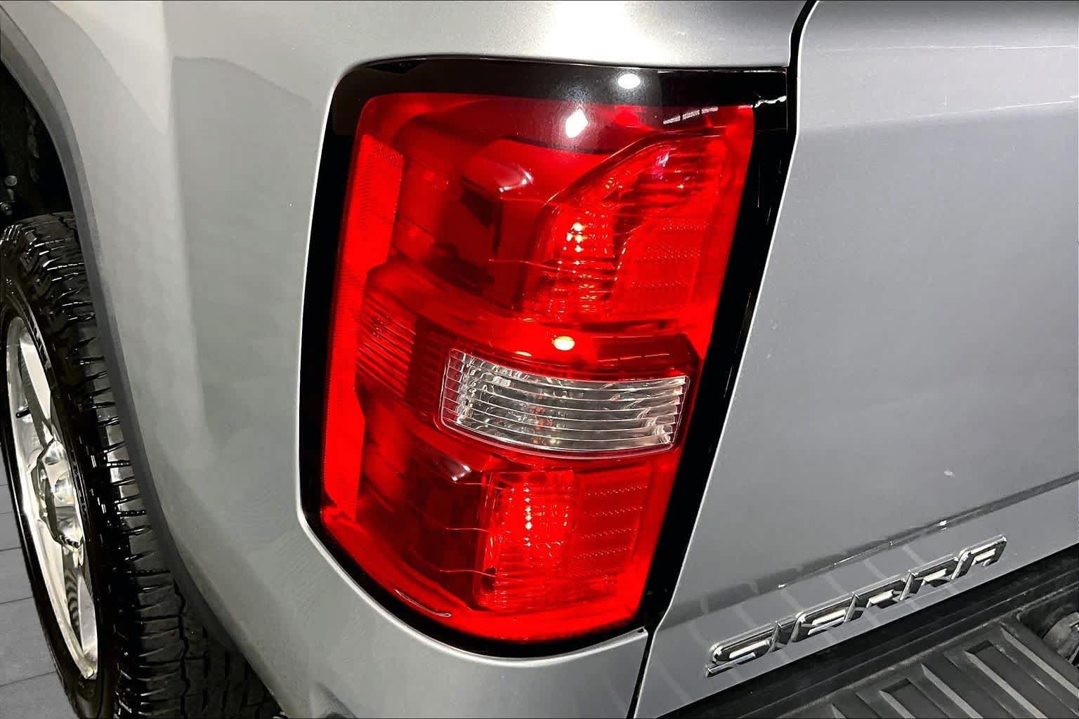 Used 2015 GMC Sierra 2500 SLT AWD/4WD image 28